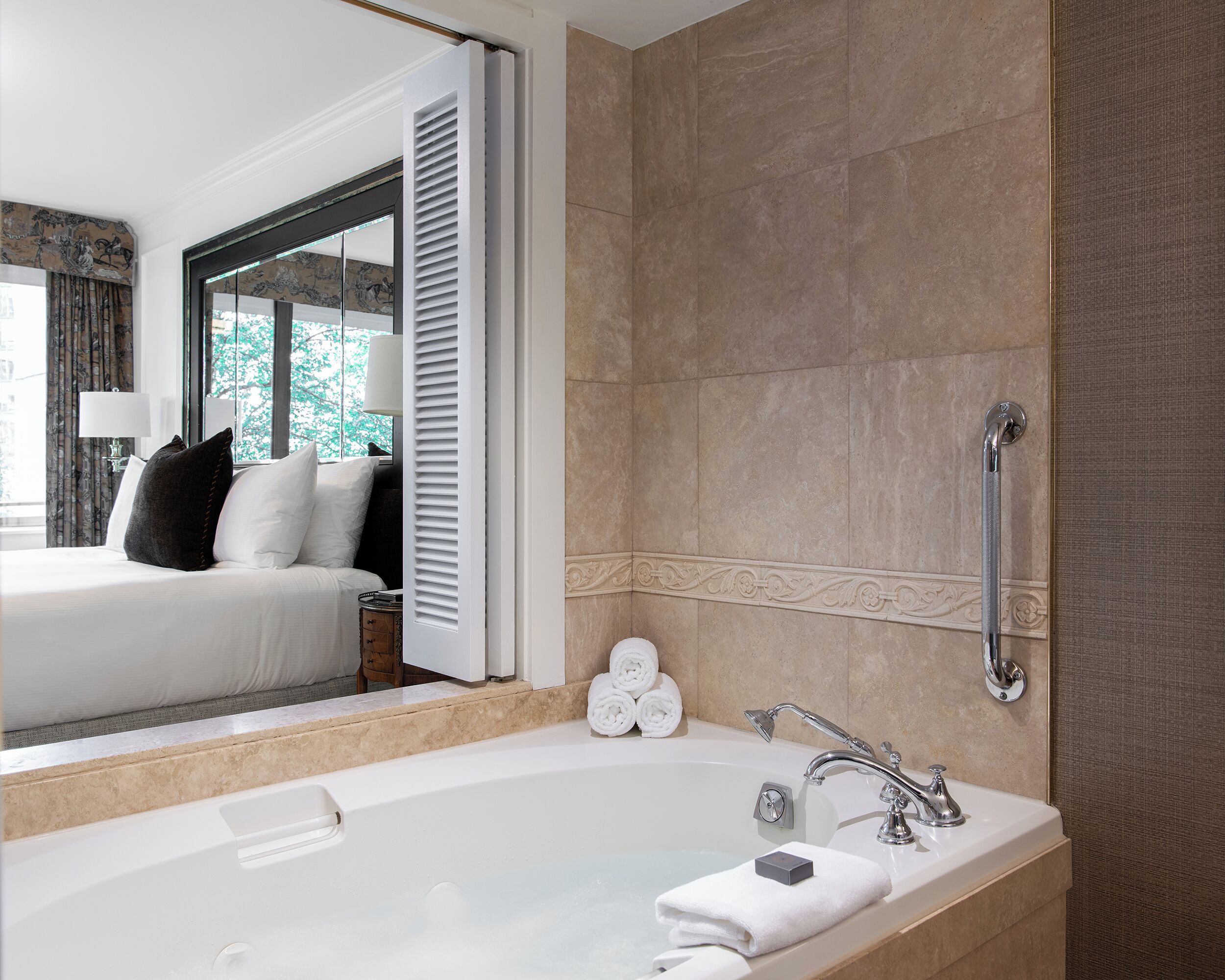 Wedgewood King Suite, Jetted tub, City View | Premium bedding, pillowtop beds, in-room safe, desk