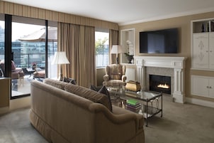 Penthouse, Terrace, City View (12th Floor)
