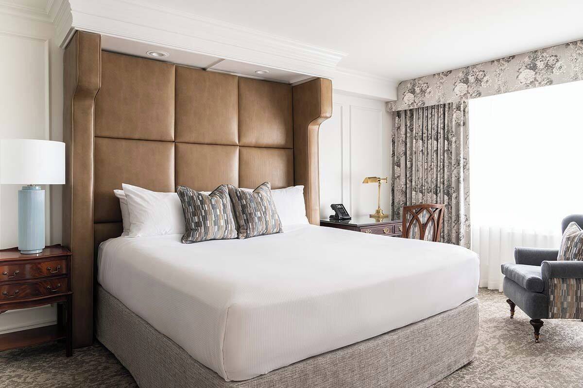 Ropa de cama de alta calidad y camas con pillow-top
