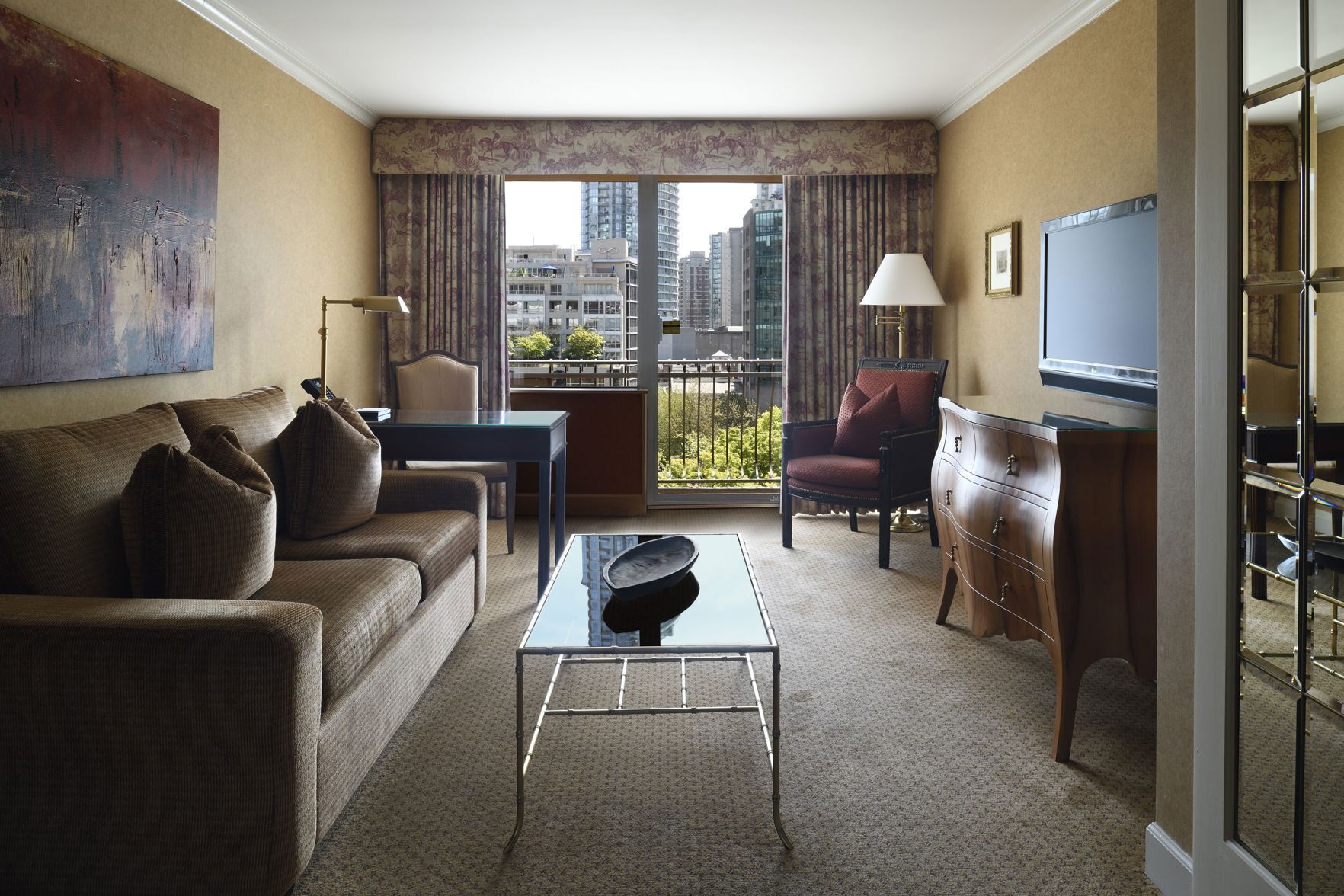 Área de estar | TV LCD 32 polegadas com canais a cabo, TV, dock para iPod