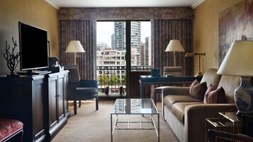 32-英寸液晶电视（配备有线频道）、电视、iPod 基座