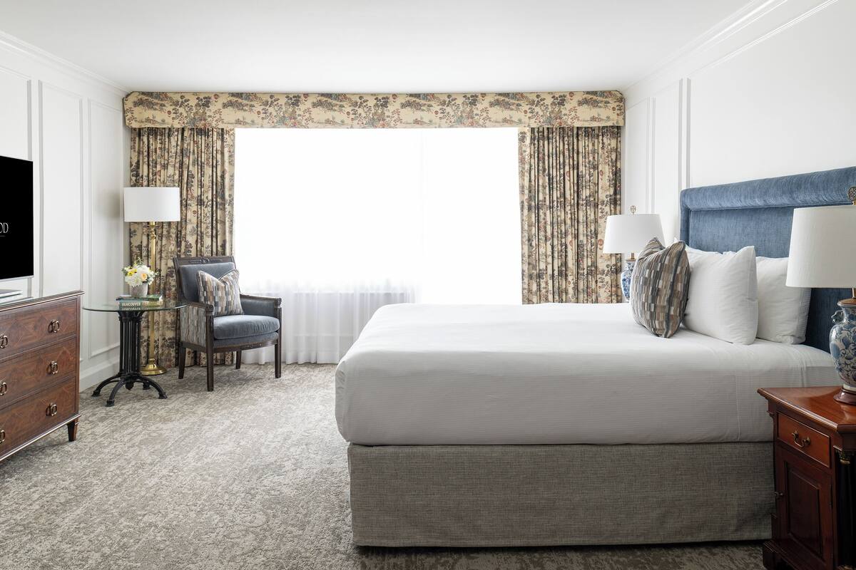 Ropa de cama de alta calidad y camas con pillow-top