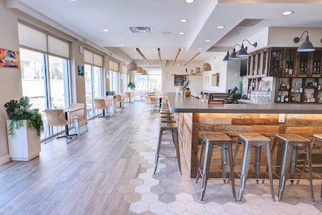 Breakfast, lunch, dinner served; American cuisine . Guy Harvey Resort on St Augustine Beach