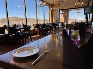 Lunch and dinner served, alfresco dining - Days Inn & Suites by Wyndham Trinidad (Trinidad)