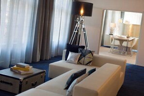 Suite, 2 Bedrooms, City View