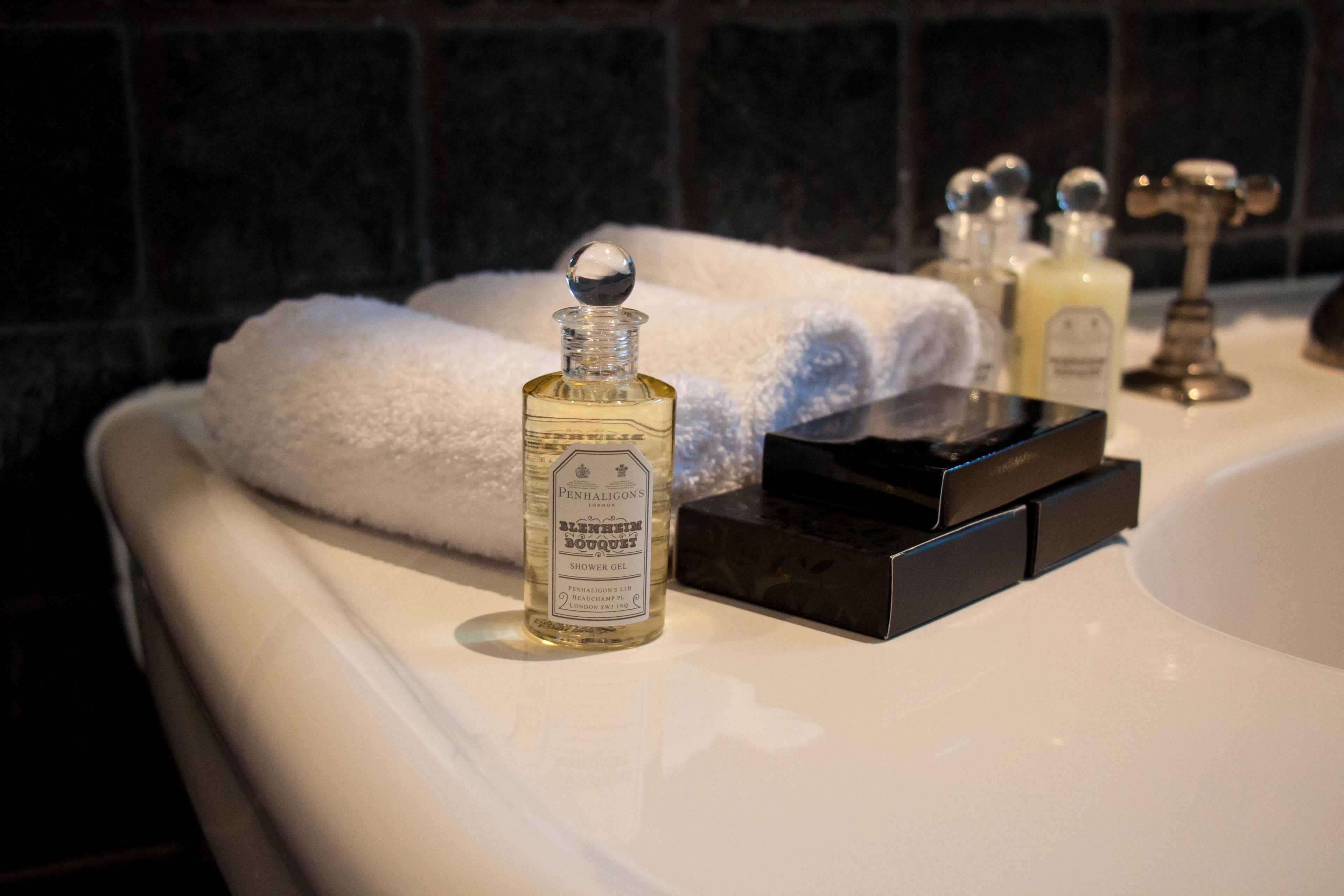 1 bedroom, egyptian cotton sheets, premium bedding, pillow-top beds