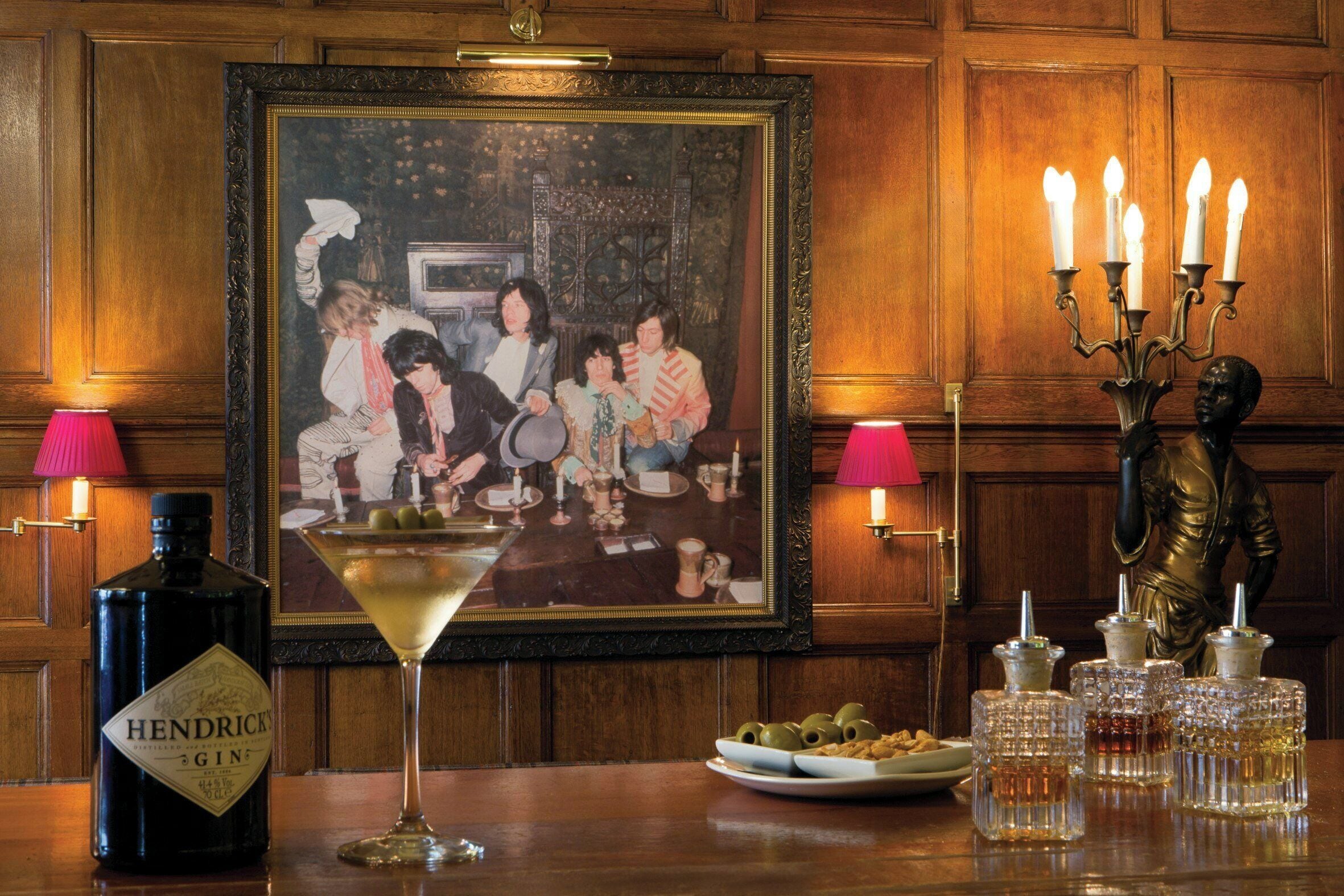 Con servicio de comidas y cenas 