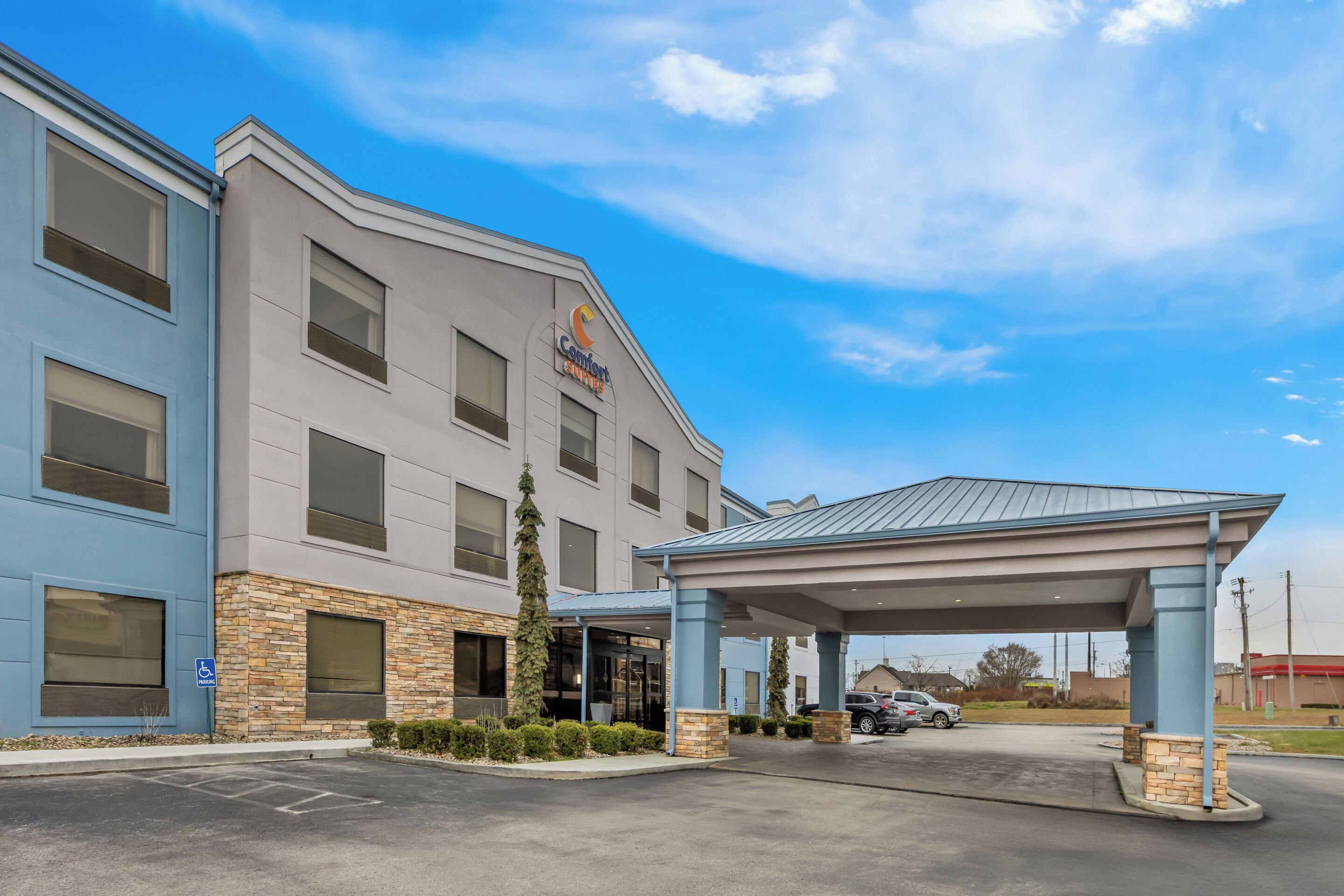 Vista frontal de la propiedad