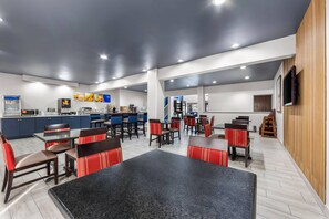 Free buffet breakfast 