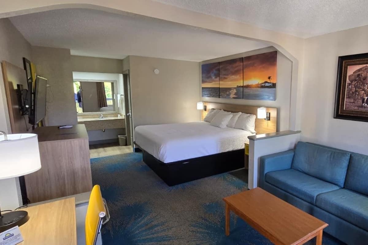 Seprai antialergi dan dilengkapi dengan perabotan berbeda-beda