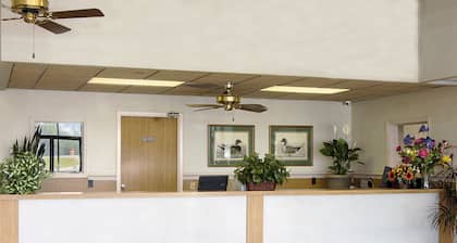 Howard Johnson by Wyndham Valdosta