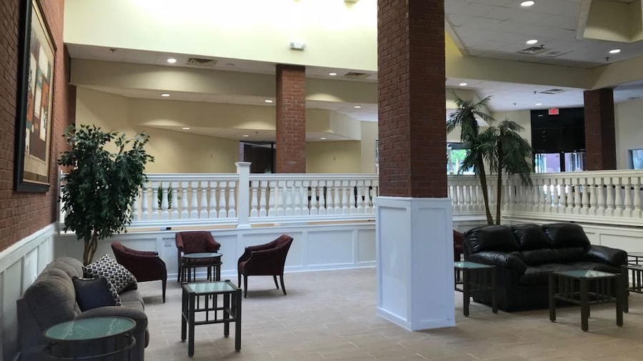 Days Inn & Suites by Wyndham Tallahassee Conf Center I-10