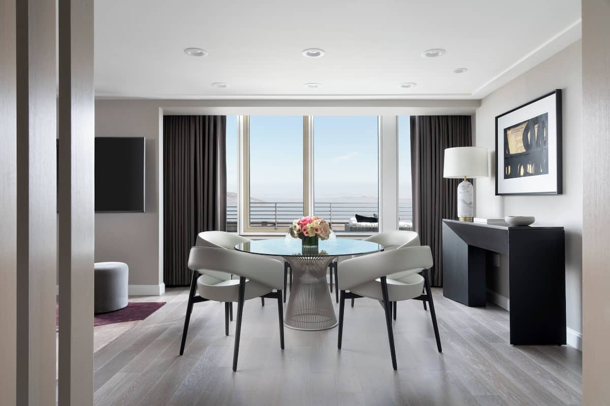 Suite – president, terrasse (Golden Gate) | Sengetøy av topp kvalitet, dundyner, senger med overmadrass og minibar