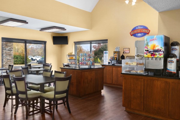 Free daily continental breakfast