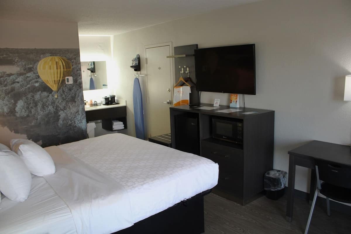 In-room safe, desk, laptop workspace, iron/ironing board
