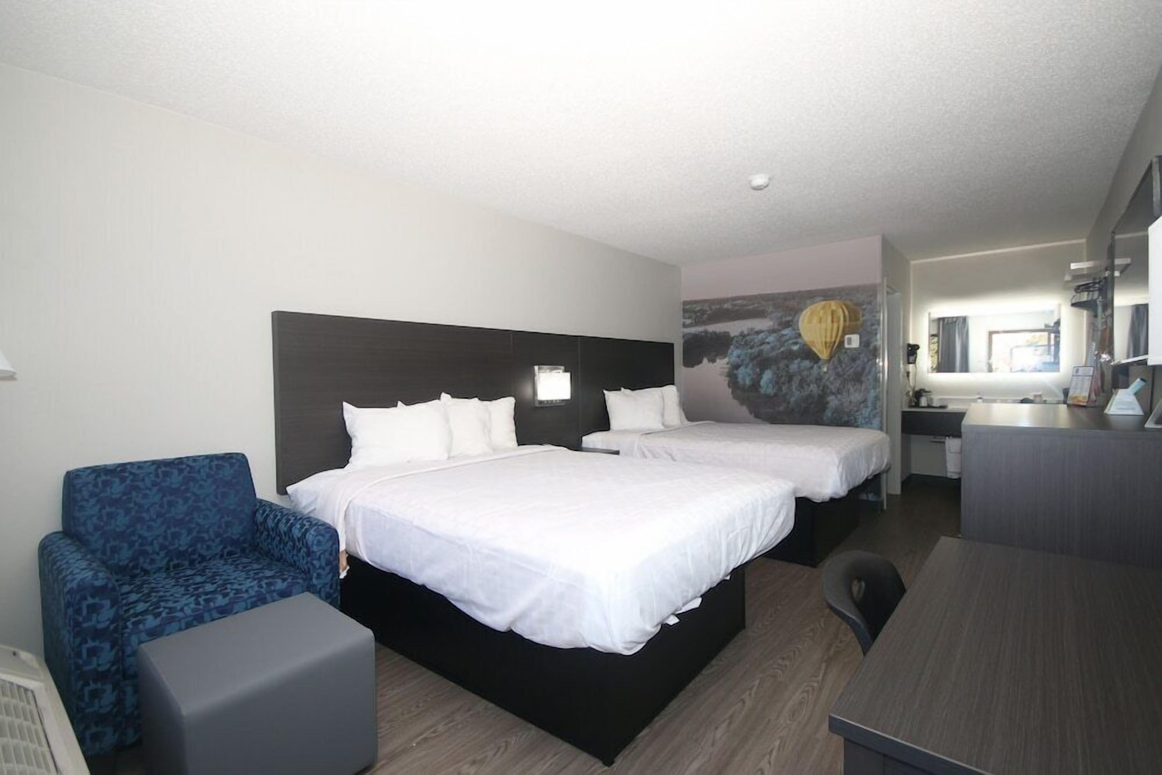 In-room safe, desk, laptop workspace, iron/ironing board