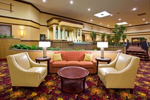 Exterior - Holiday Inn Hotel & Suites Cincinnati - Eastgate by IHG (Cincinnati)