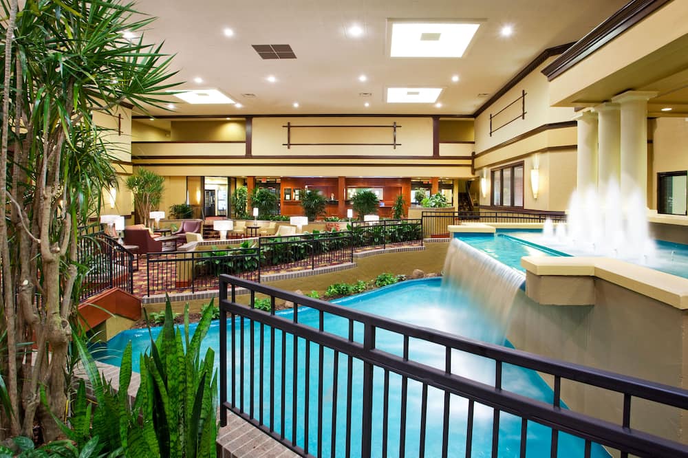 Holiday Inn Hotel & Suites Cincinnati - Eastgate by IHG