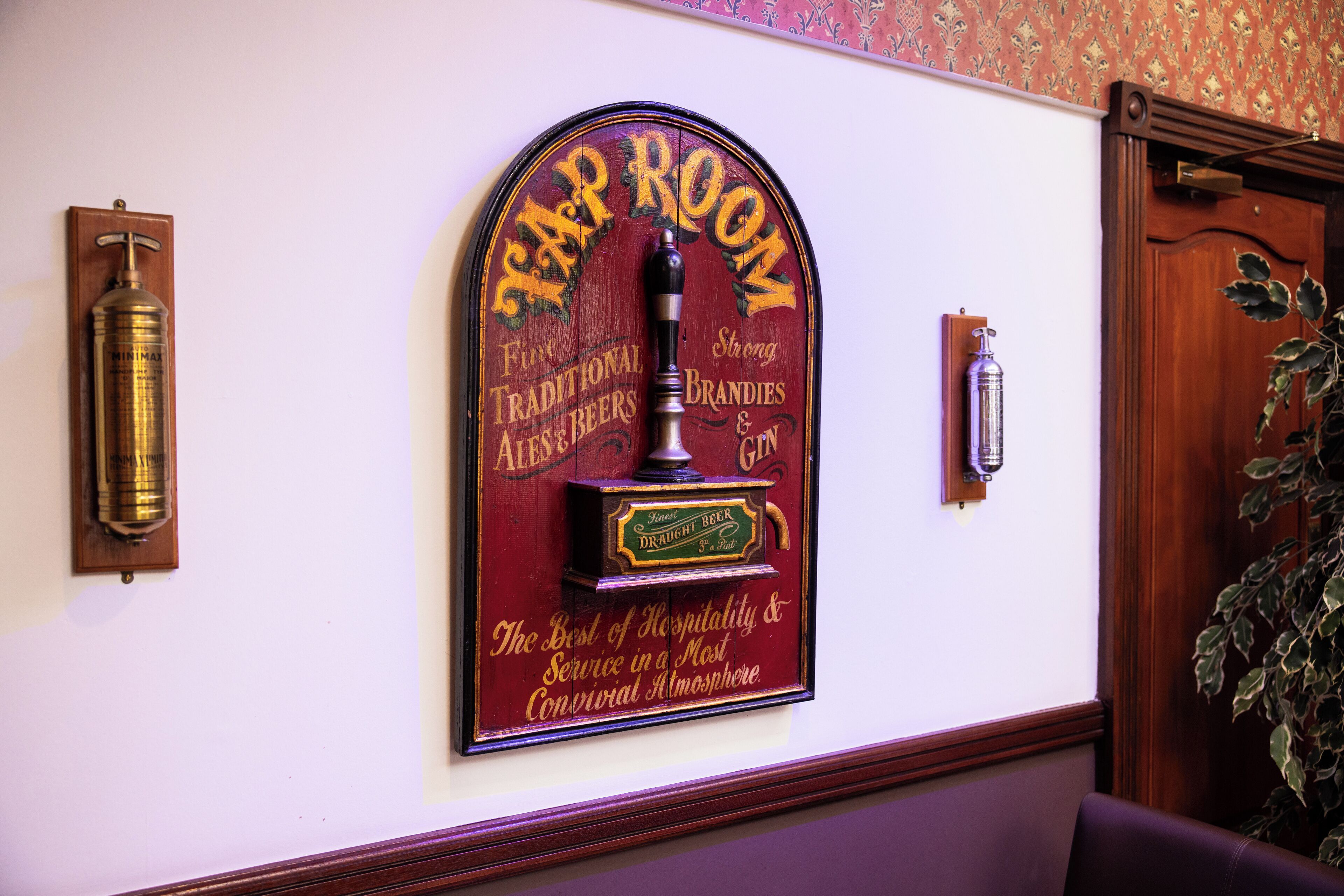 serves lunch and dinner