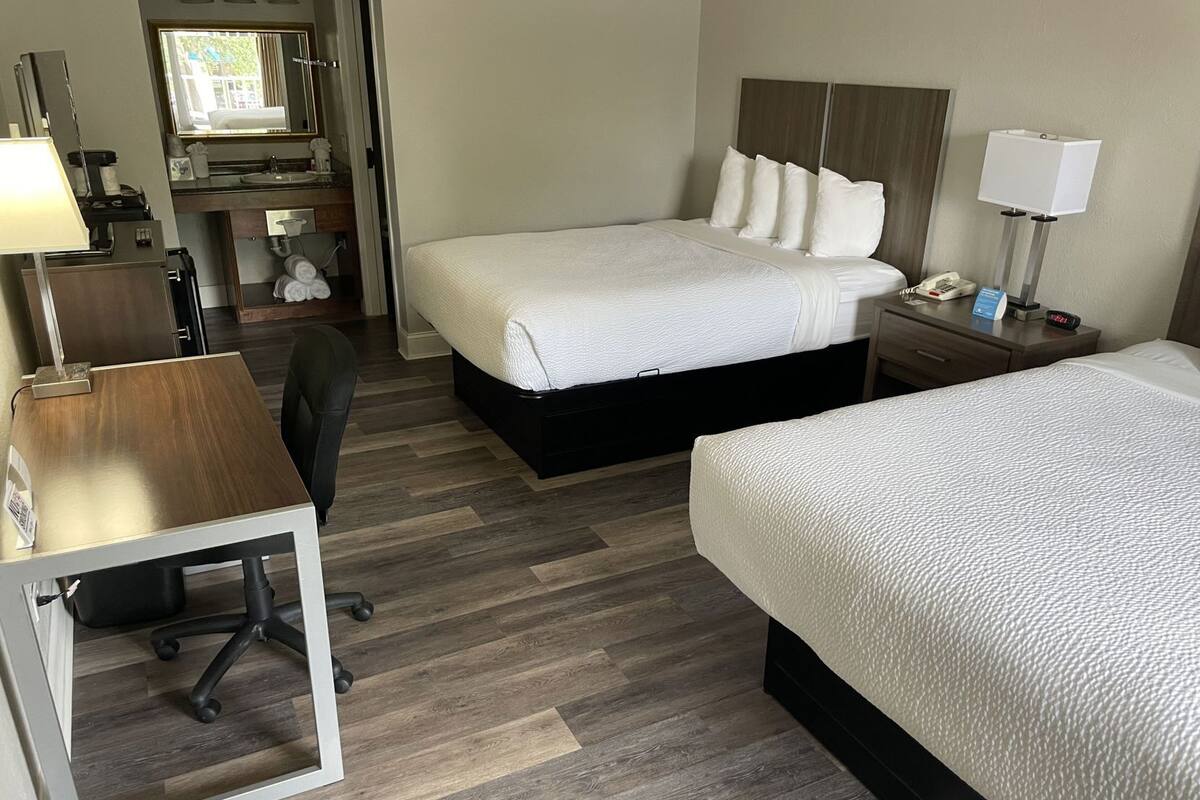 1 Schlafzimmer, Zimmersafe, individuell dekoriert