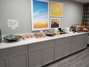 Free daily on-the-go breakfast  - Days Inn by Wyndham Port Charlotte/Punta Gorda (Port Charlotte)