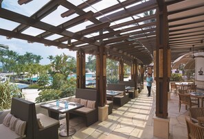 Daily buffet breakfast (SGD 40 per person)