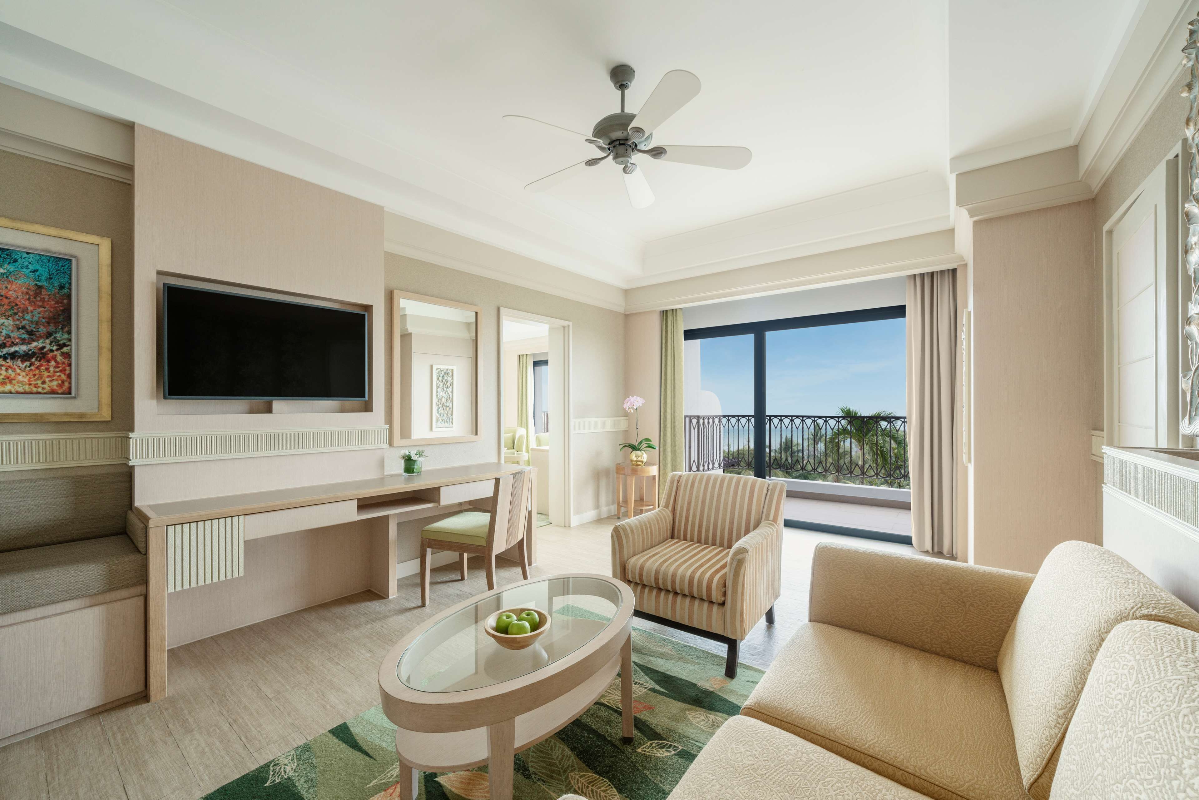 panorama suite | 1 bedroom, hypo-allergenic bedding, in-room safe, individually decorated