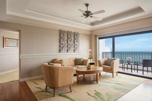 Presidential Suite (Sentosa) | Hypo-allergenic bedding, in-room safe, individually decorated