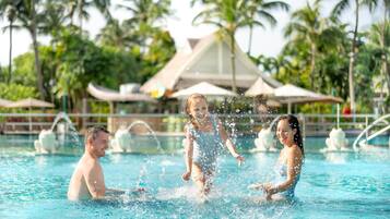 Hypo-allergenic bedding, in-room safe, individually decorated