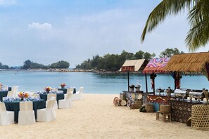 Outdoor banquet area - Shangri-La Rasa Sentosa, Singapore (Singapore)