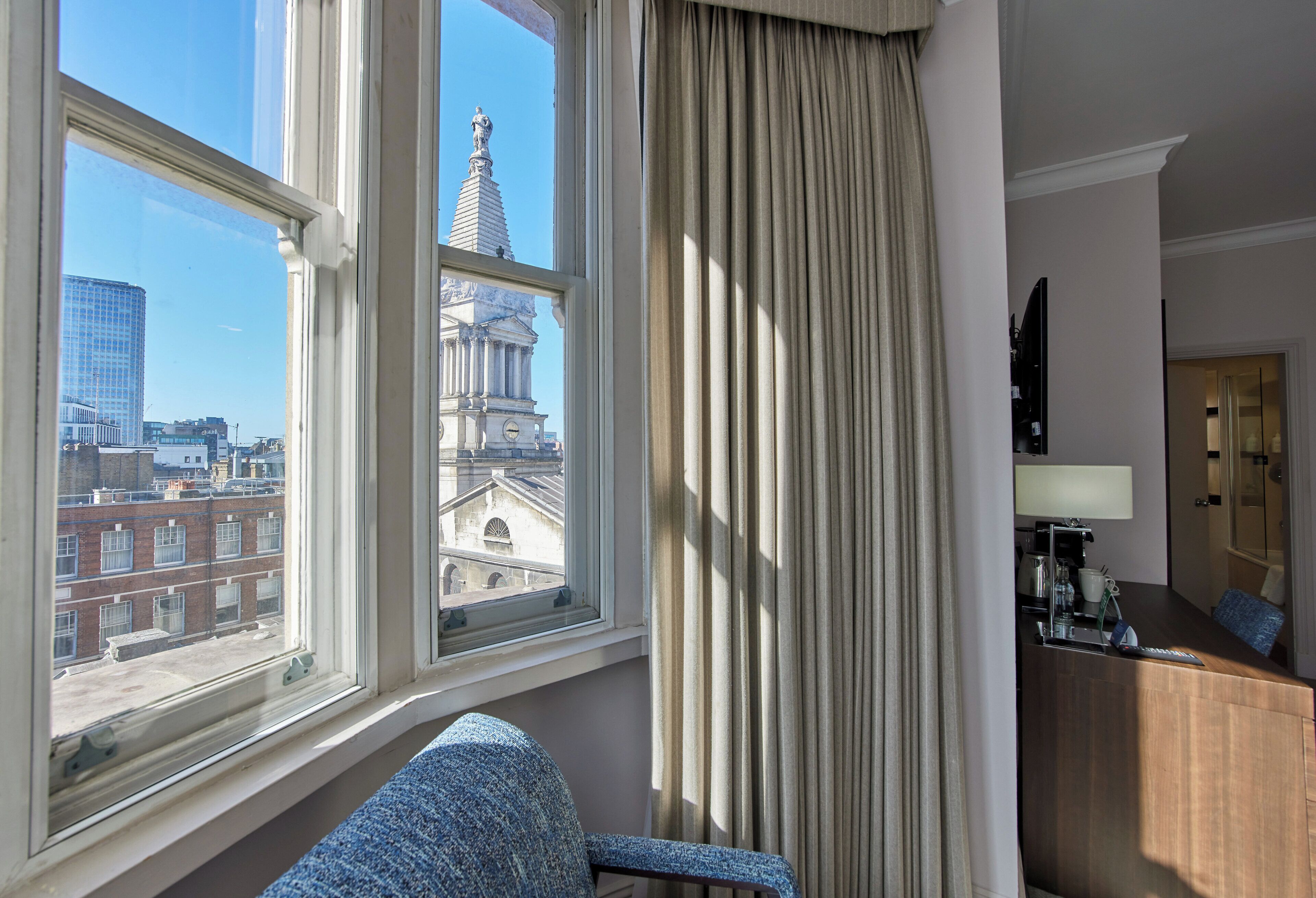 行政客房, 1 張特大雙人床 | 高級寢具、客房內保險箱、書桌、筆電工作空間