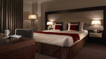 Premium bedding, in-room safe, desk, laptop workspace