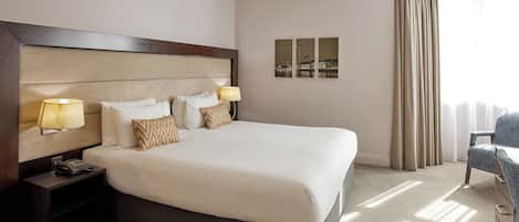 Premium bedding, in-room safe, desk, laptop workspace