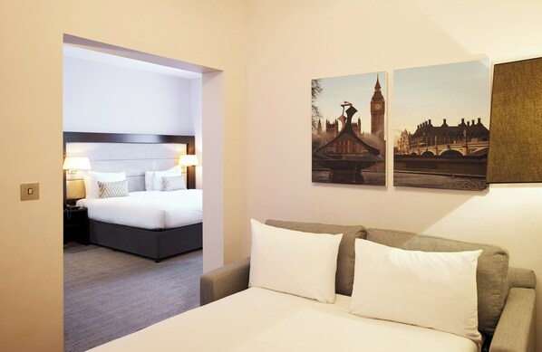 Junior Suite, 1 Double Bed with Sofa bed | Premium bedding, in-room safe, desk, laptop workspace - Thistle London Holborn (London)