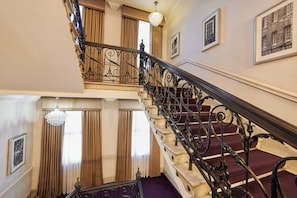 Staircase - Thistle London Holborn (London)