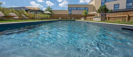 Seasonal outdoor pool, sun loungers