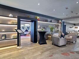 Hádegisverður í boði, frönsk matargerðarlist, útsýni yfir golfvöll 