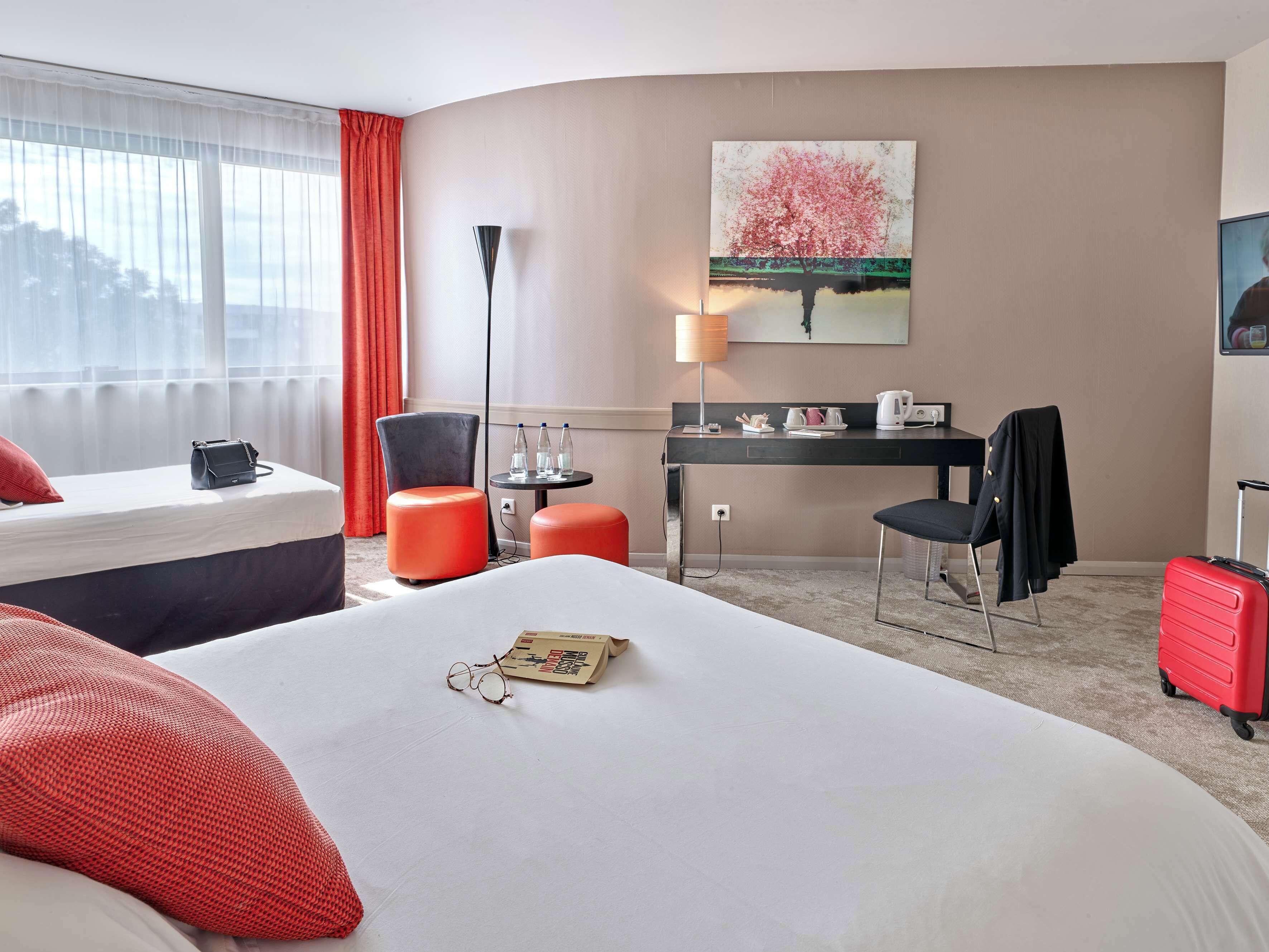 family room, multiple beds, non smoking, connecting rooms (shower only;larger room) | 1 bedroom, premium bedding, in-room safe, laptop workspace