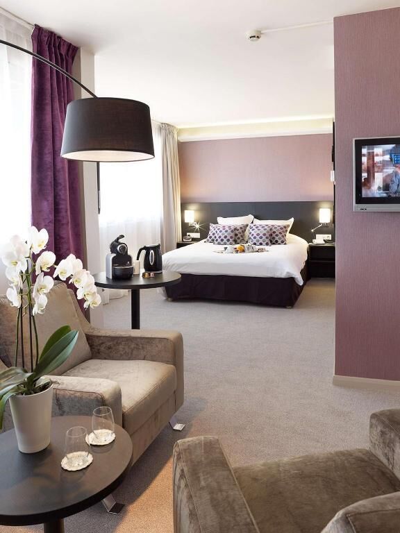 Premium bedding, in-room safe, laptop workspace, blackout drapes