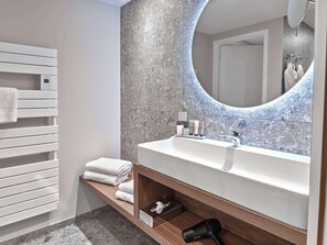 Junior Suite, 1 King Bed, Non Smoking (Larger Room;with Sofabed) | Bathroom | Eco-friendly toiletries, hair dryer, towels, soap - Best Western Plus Hotel Metz Technopole (Metz)