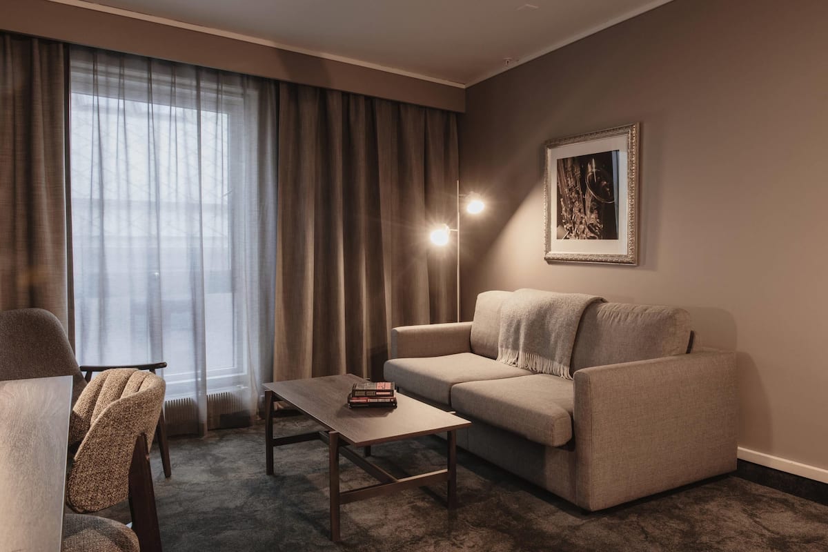 Superior Room | Desk, laptop workspace, blackout curtains, cots/infant beds