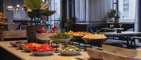 Free daily buffet breakfast