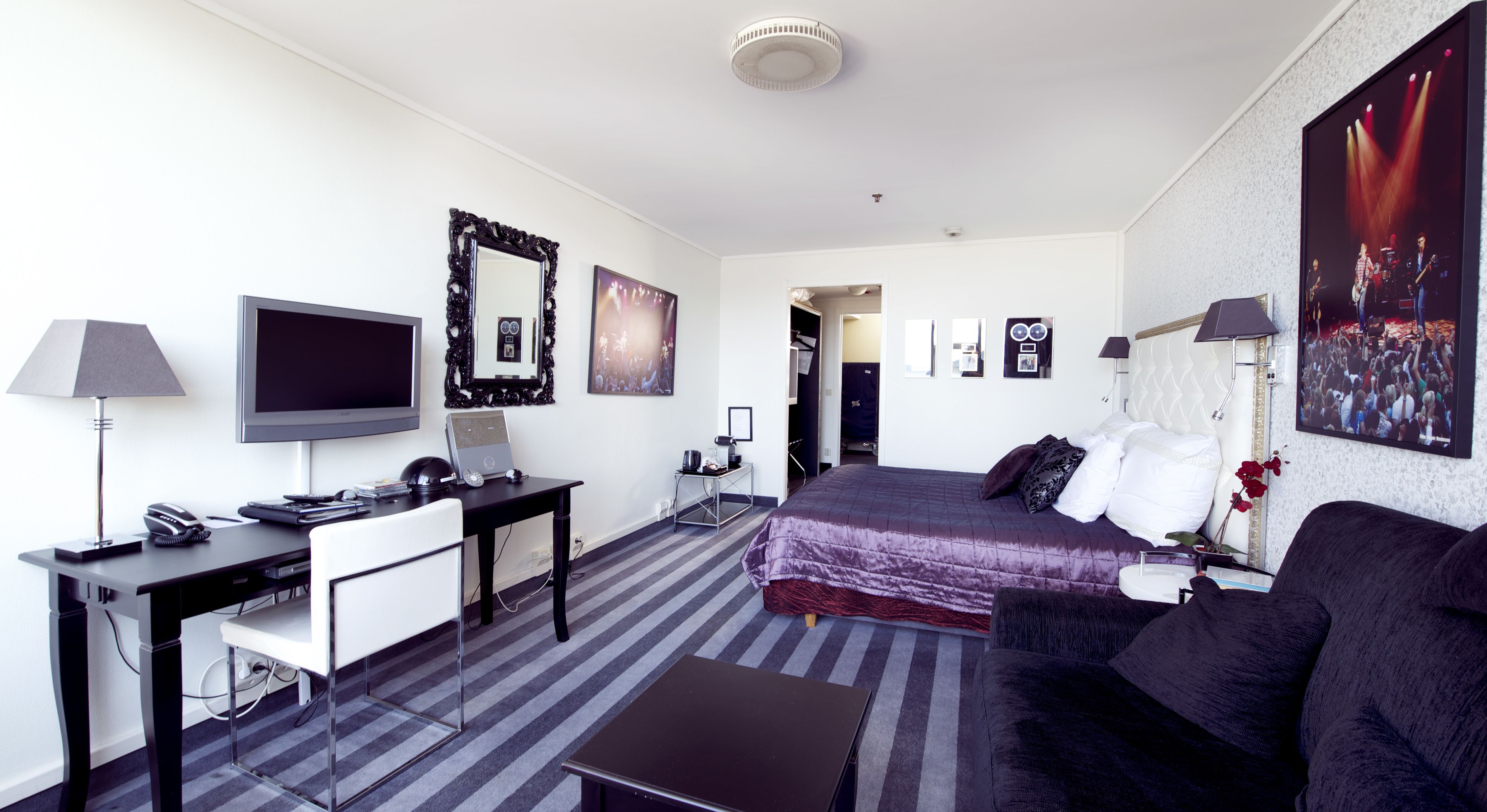 desk, laptop workspace, blackout curtains, cots/infant beds