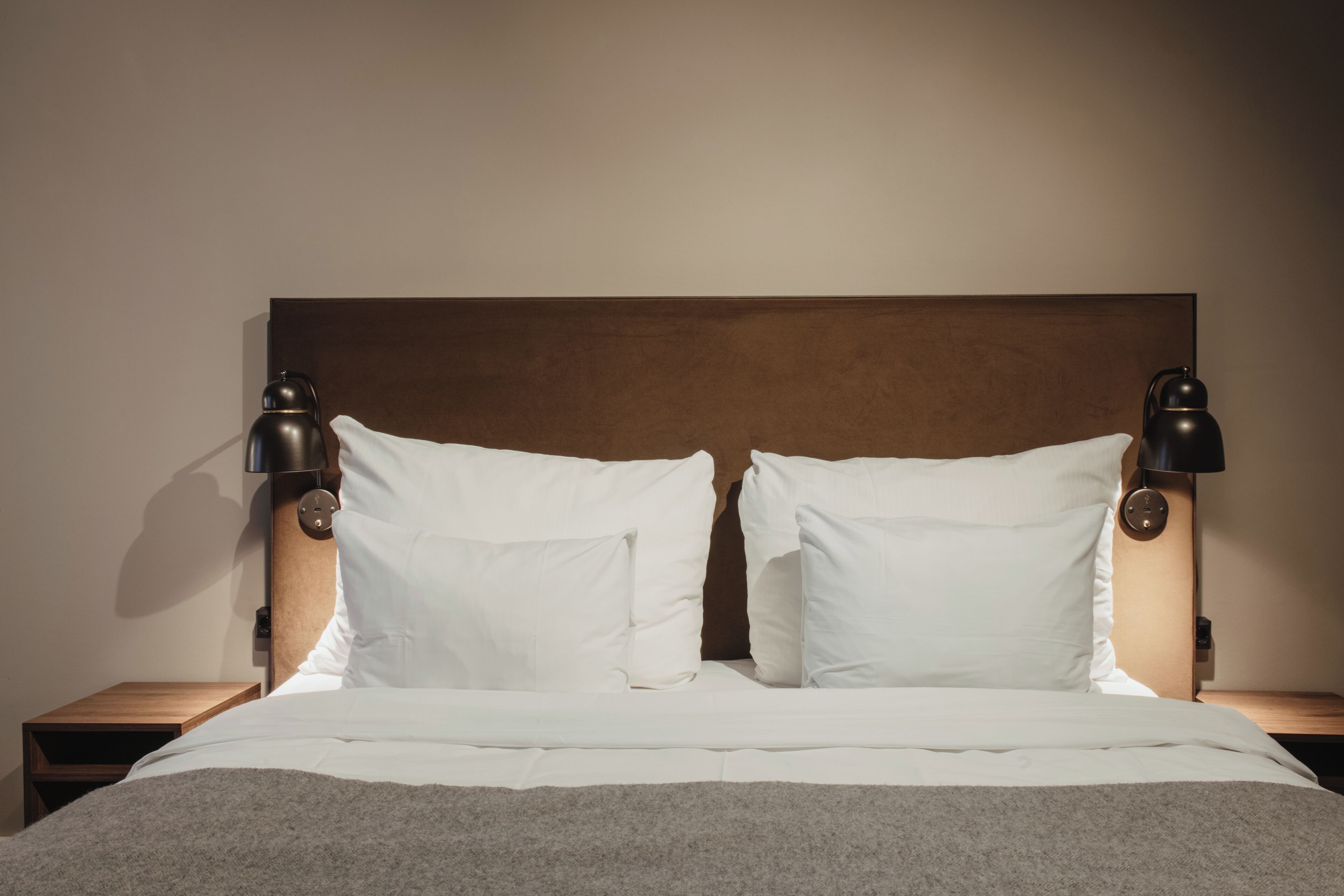 Deluxe-huone, 1 parisänky | Työpöytä, kannettavalle tietokoneelle sopiva työtila, pimennysverhot