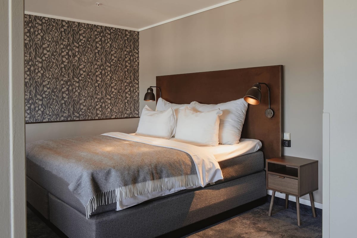 Studio Suite, 1 Double Bed | Desk, laptop workspace, blackout curtains, cots/infant beds