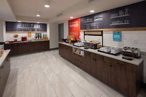 Buffet déjeuner gratuit tous les jours