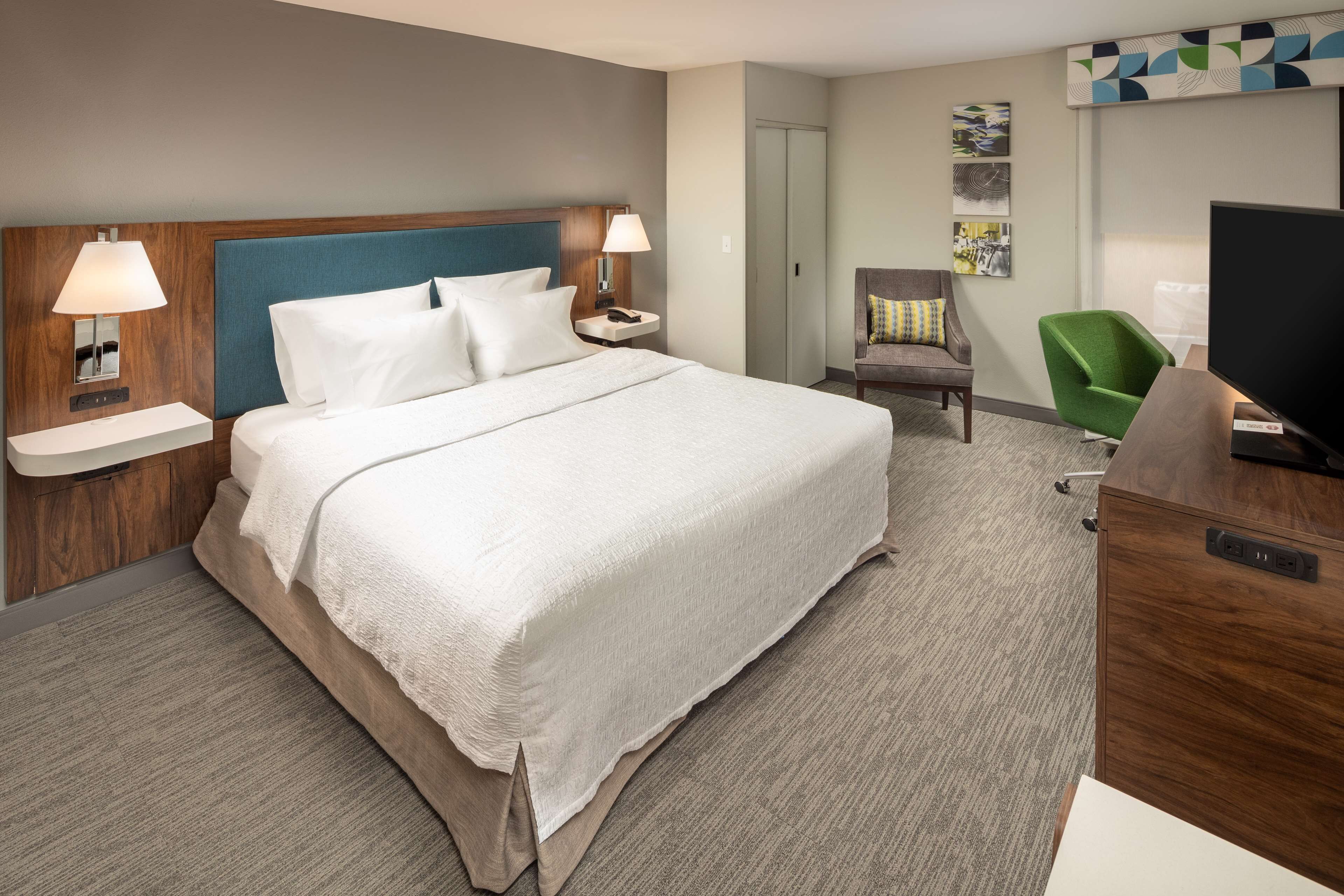 room, 1 king bed, accessible, non smoking | premium bedding, down duvets, desk, blackout curtains