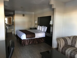 1 chambre, bureau, rideaux d’obscurcissement, fer et planche à repasser