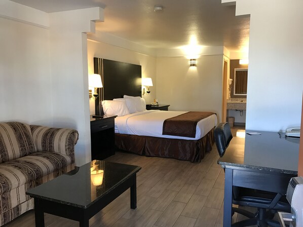 1 chambre, bureau, rideaux d’obscurcissement, fer et planche à repasser