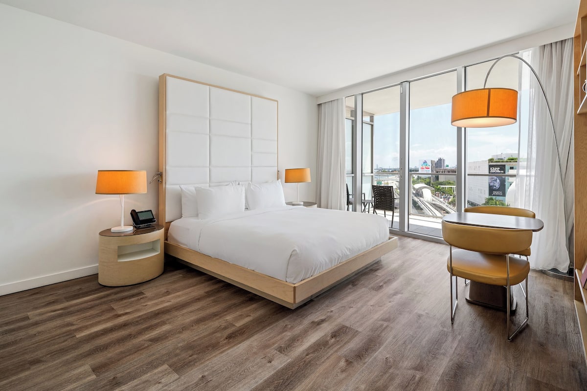 Superior-Zimmer, 1 King-Bett, Balkon, Buchtblick